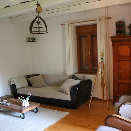 Marika Nyaralo Tatil Evi *