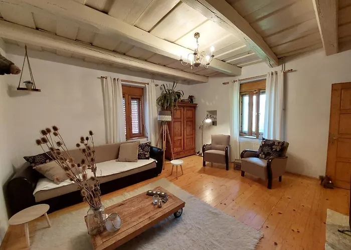 別荘 Marika Nyaralo *