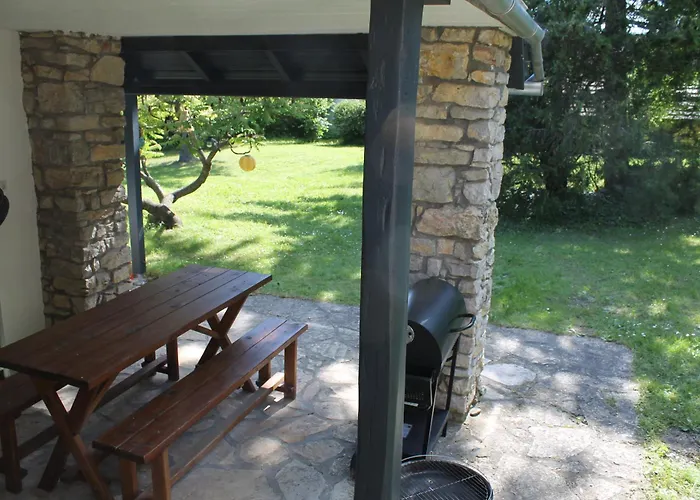 בית נופש Marika Nyaralo *